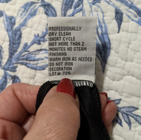 Black Sequined and Beaded Dress size 8 - Picture 15 of 15